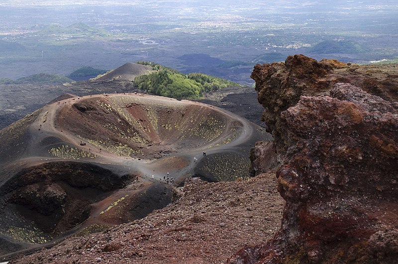 Vista dei crateri Silvestri, Etna
